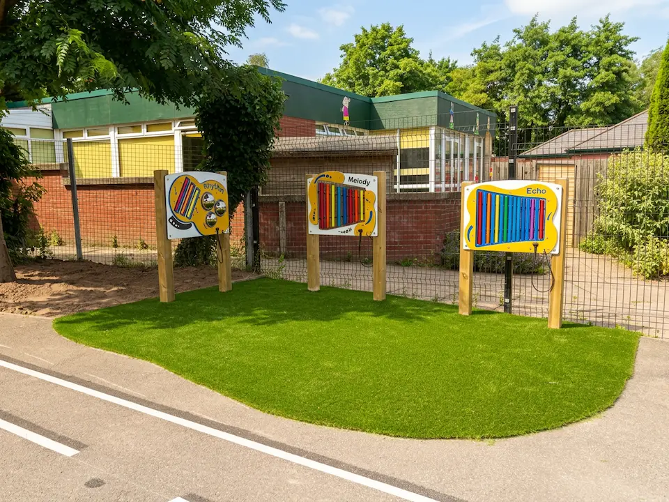 outdoor musical play panels for rhythm, melody and echo