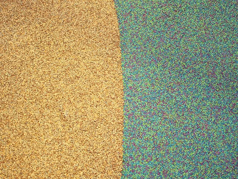 Green and Yellow rubber mulch surface stripe