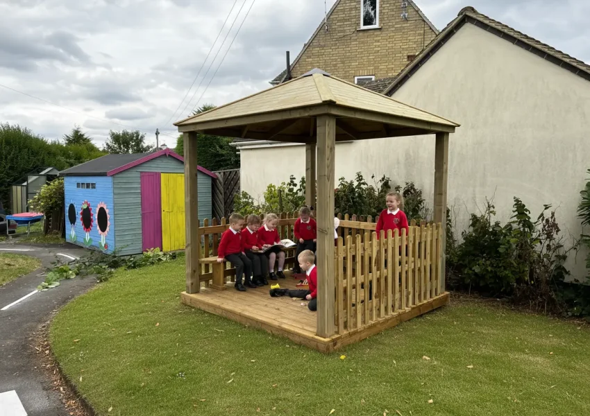 Small Square Gazebo with Children